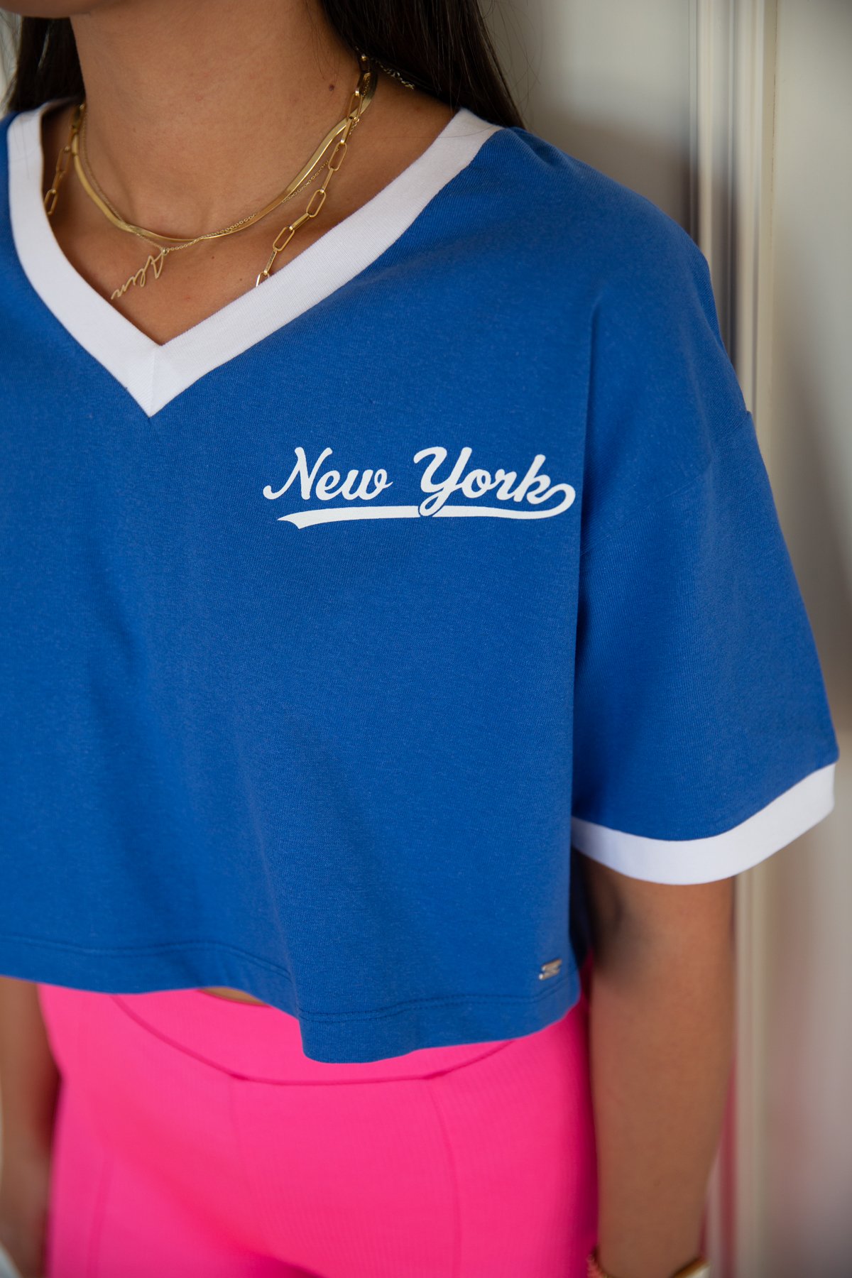 V Yaka New York Baskılı Tshirt