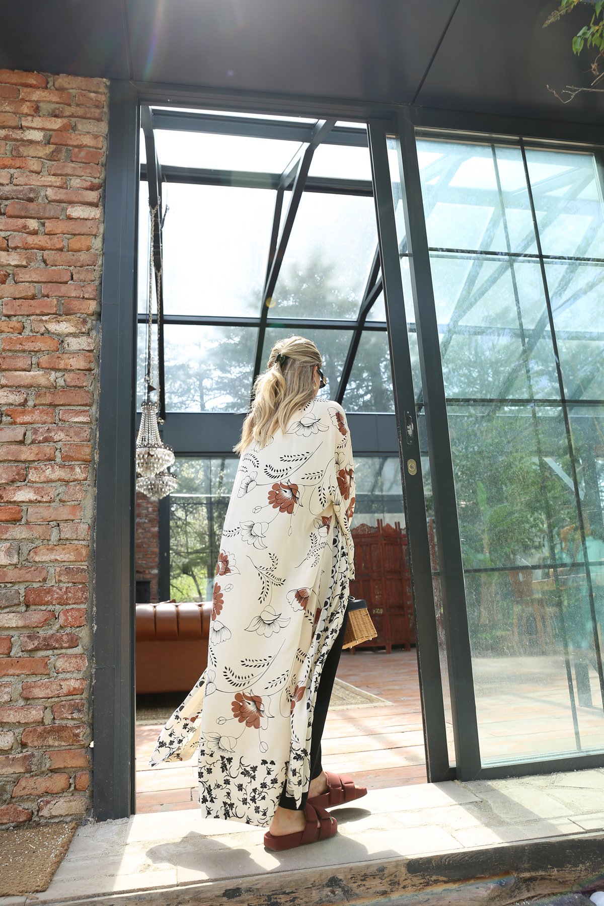 Boydan Düğmeli Yırtmaçlı Kuşaklı Tasarım Elbise 