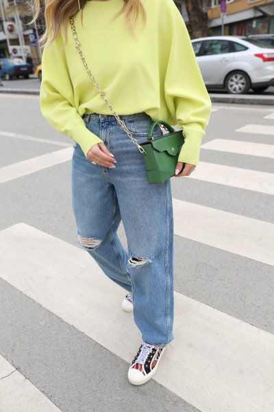 Dizleri Yırtıklı Boyfriend Jean