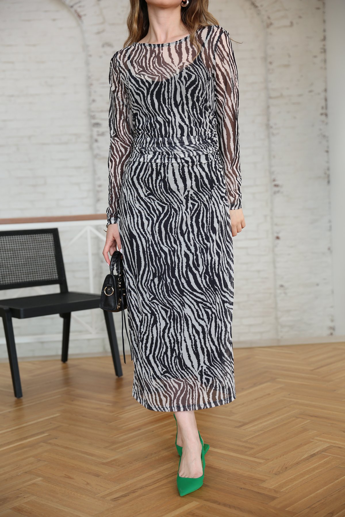 Zebra Desen Yanları Büzgülü Elbise 