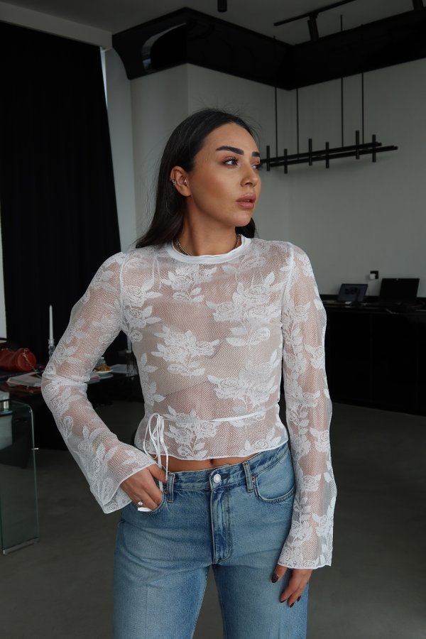 İspanyol Kol Gül İşlemeli Transparan Bluz