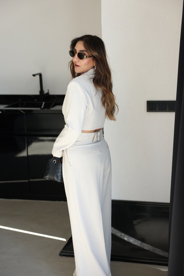 Toka Detaylı Crop Blazer Ceket