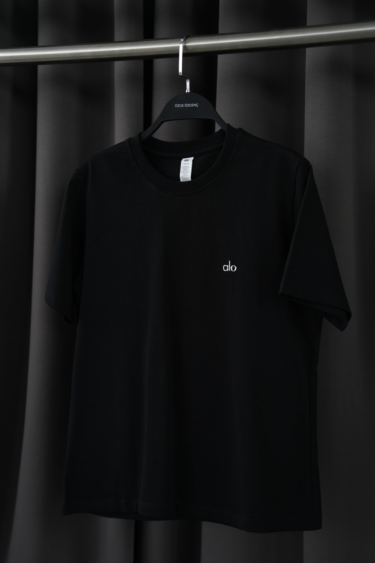 Bisiklet Yaka Alo Baskılı Basic Tshirt | Özge Özgenç