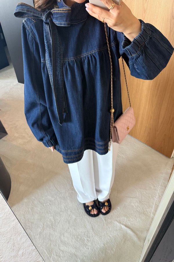 Yakası Düğmeli Kontrast Dikişli Denim Tasarım Bluz