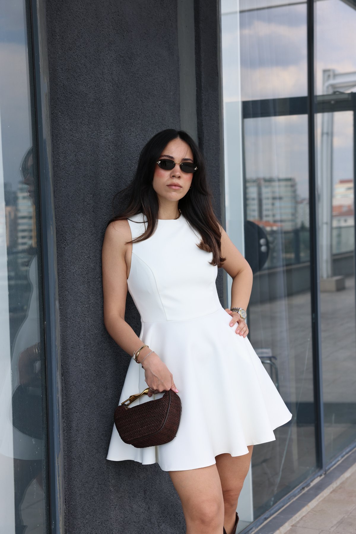 Kolsuz Volanlı Tok Kumaş Elbise