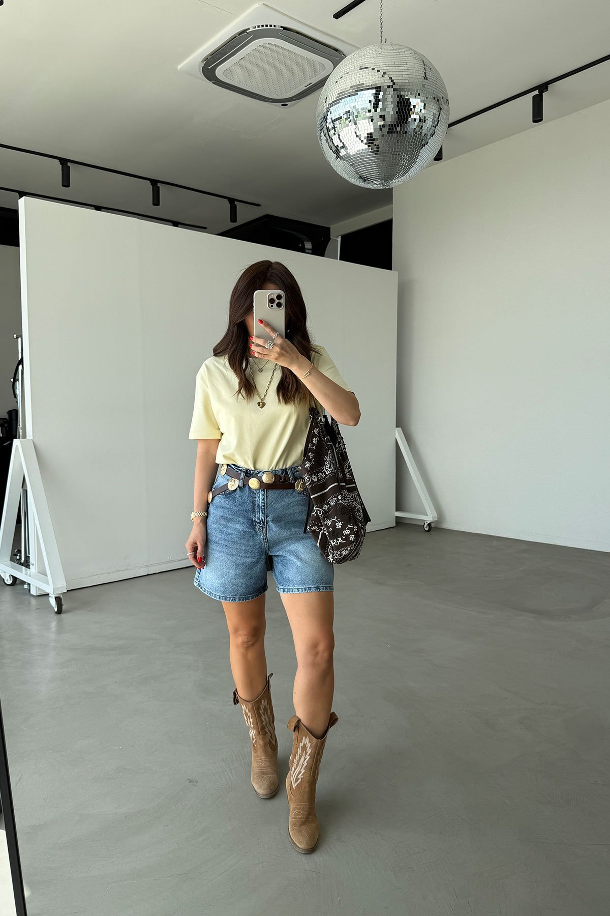 Geniş Kalıp Basic Denim Şort