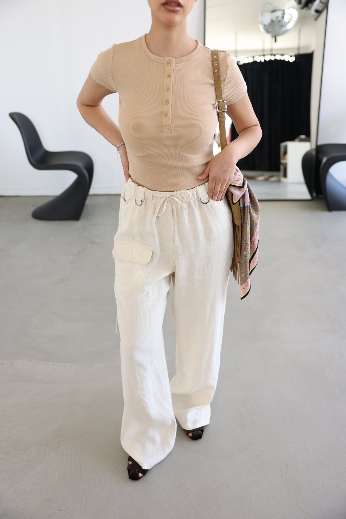 Önü Düğmeli Crop Bluz