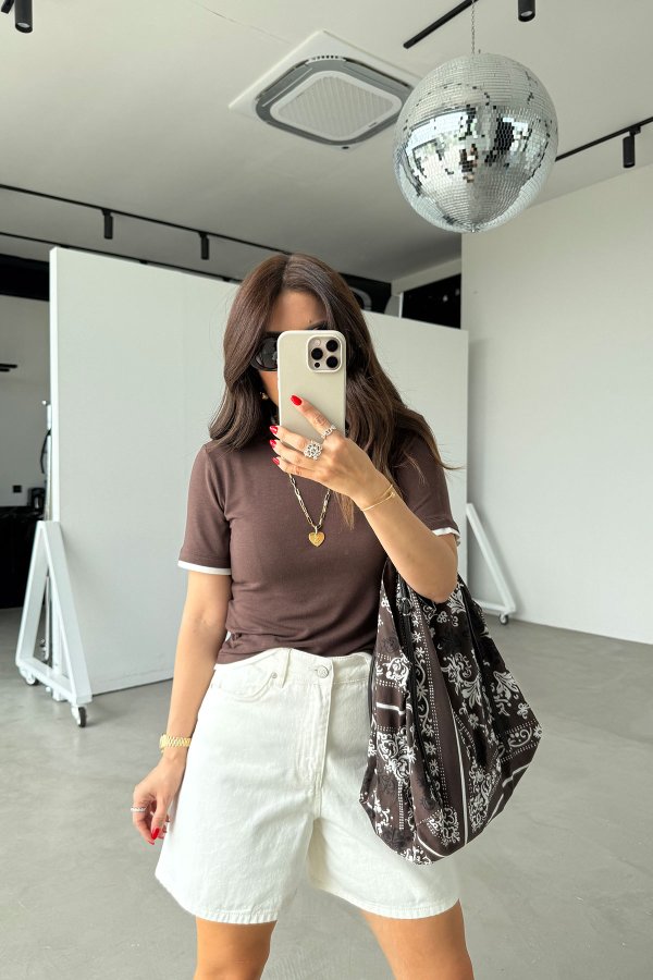 Parça Detaylı Basic Tshirt