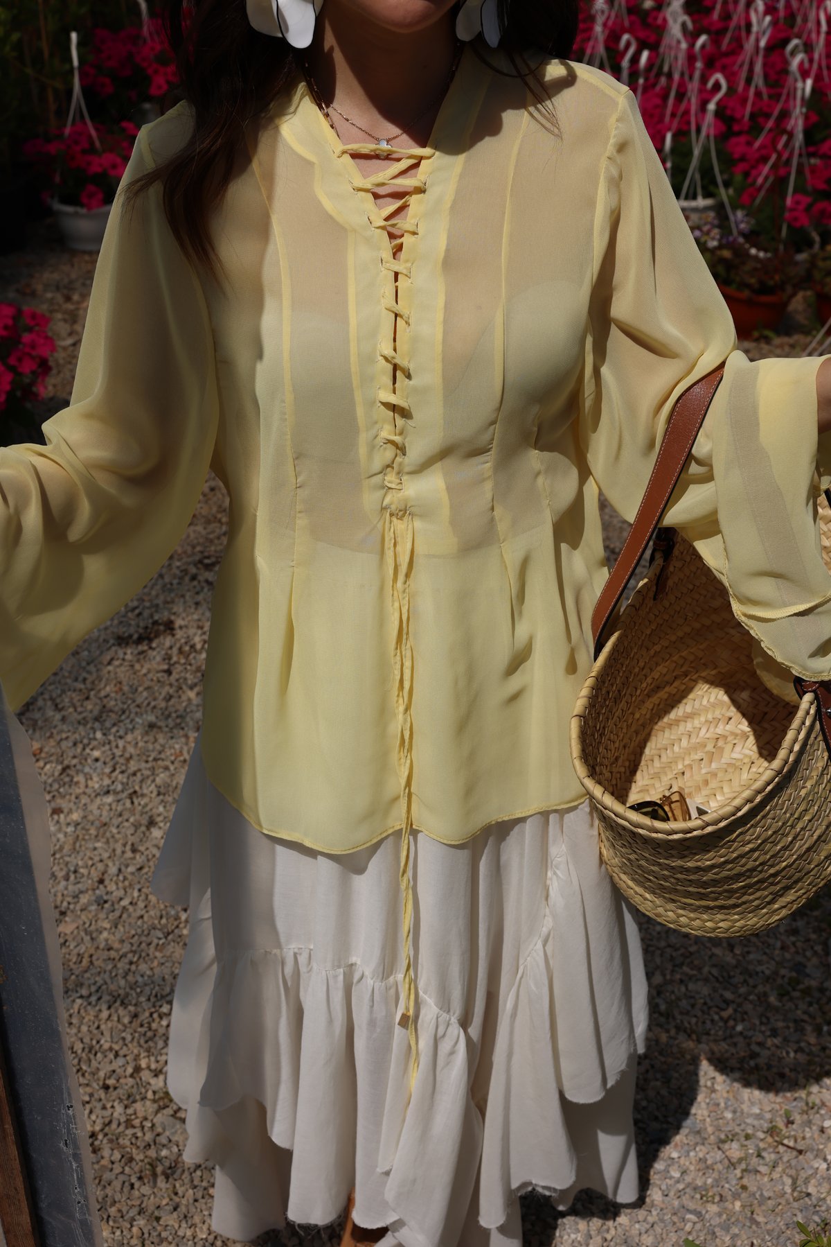 Önü Bağcıklı Transparan Bluz