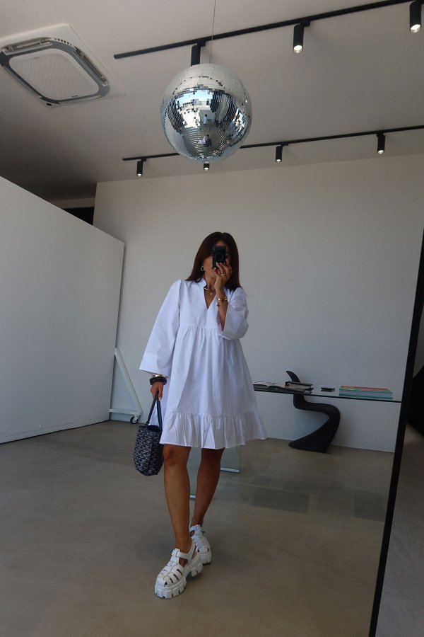 Eteği Volanlı V Yaka Poplin Elbise