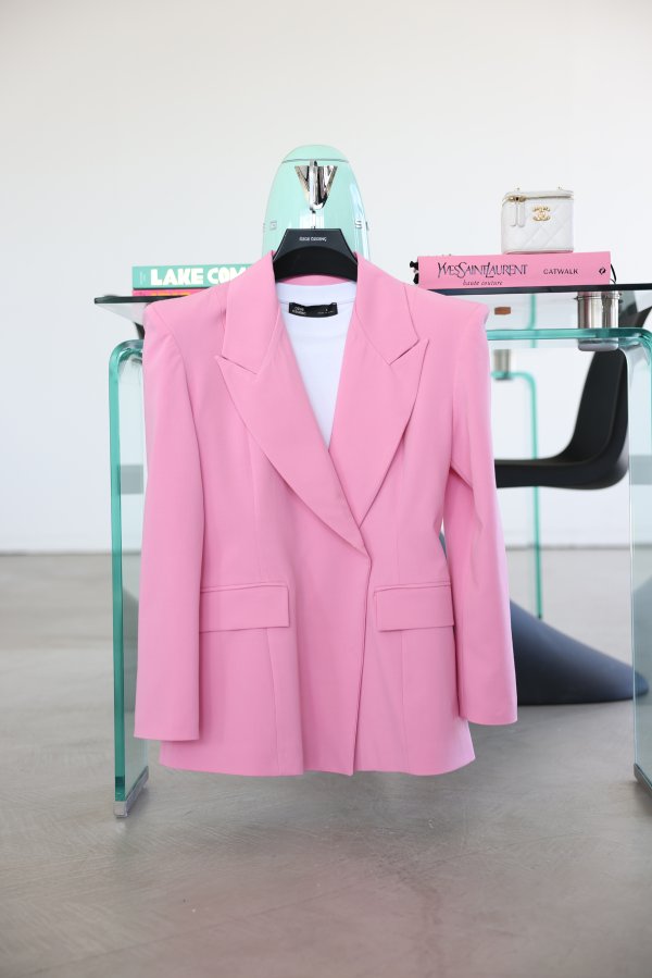 Omuzu Vatkalı Tek Düğmeli Blazer Ceket