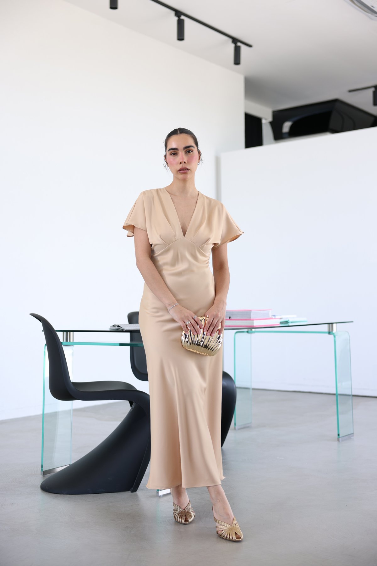 V Yaka Midi Boy Saten Elbise