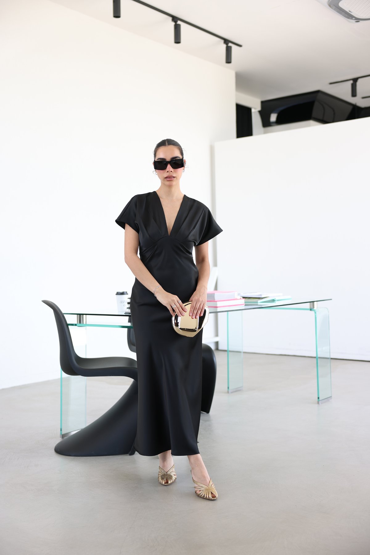 V Yaka Midi Boy Saten Elbise