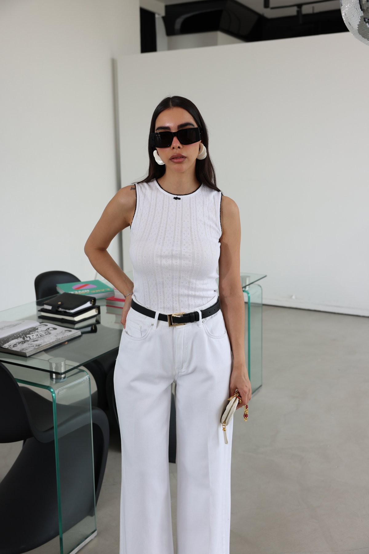 Yakası ve Kolları Biyeli Atlet