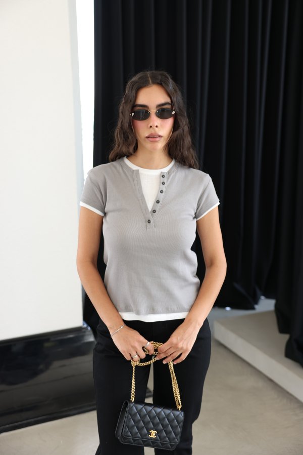 Önü Düğmeli Çift Katlı Tshirt