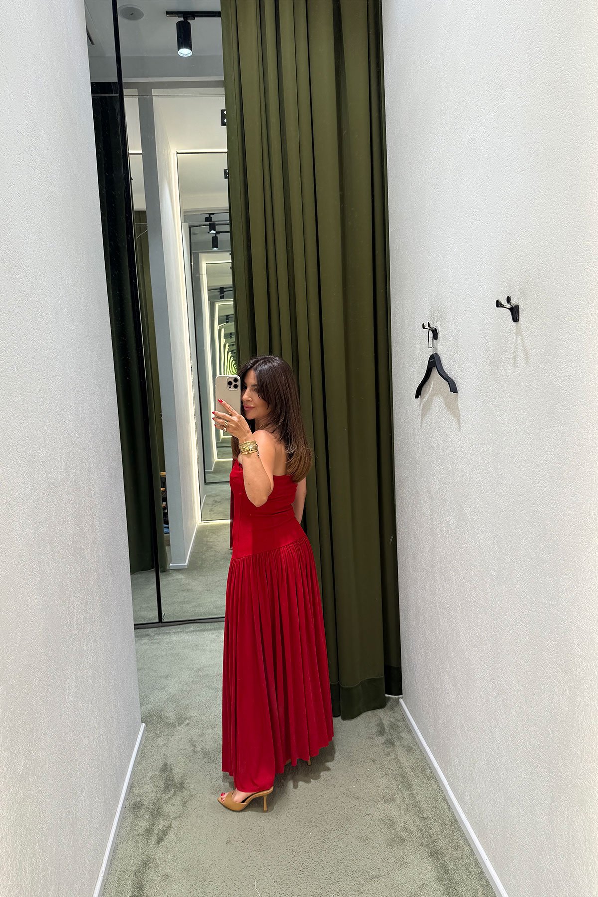 Straplez Altı Pliseli Elbise