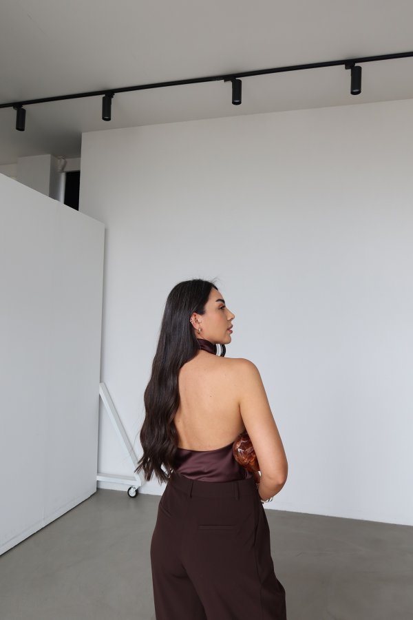 Sırt Dekolteli Saten Bluz