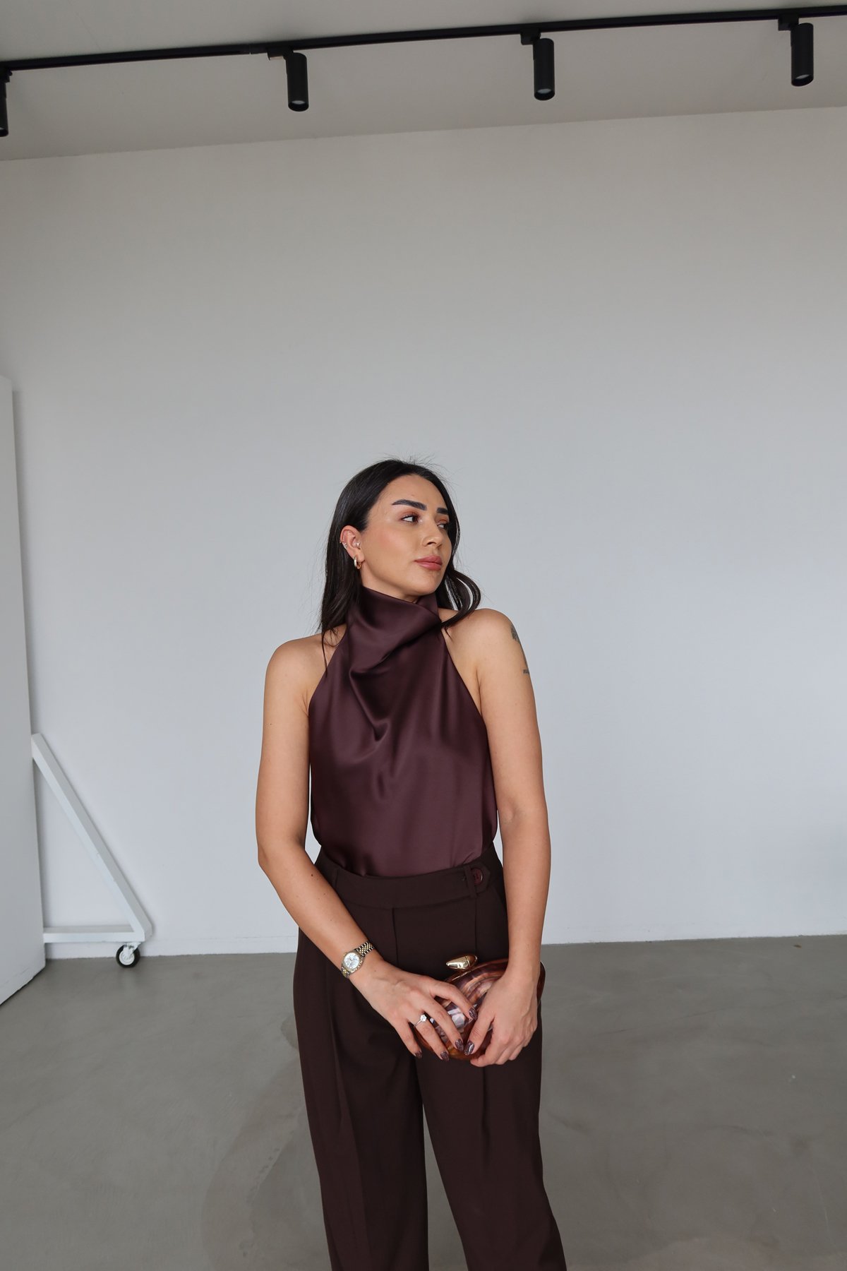 Sırt Dekolteli Saten Bluz