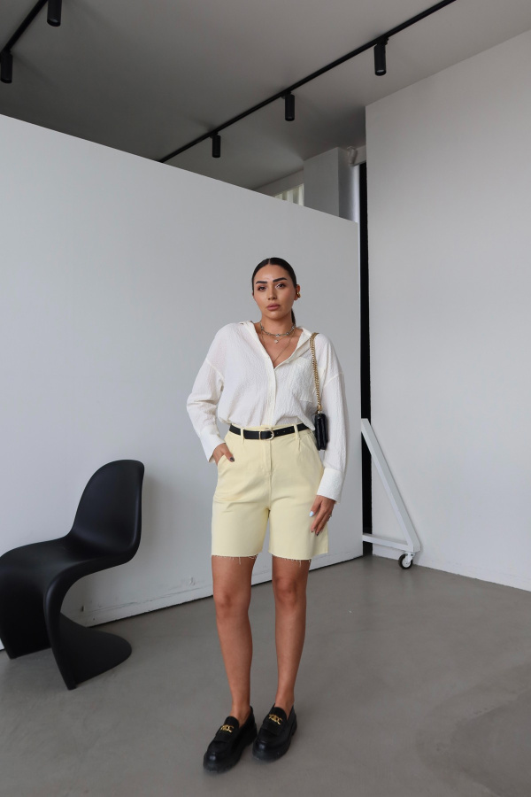 Paçası Kesik Kemerli Denim Şort