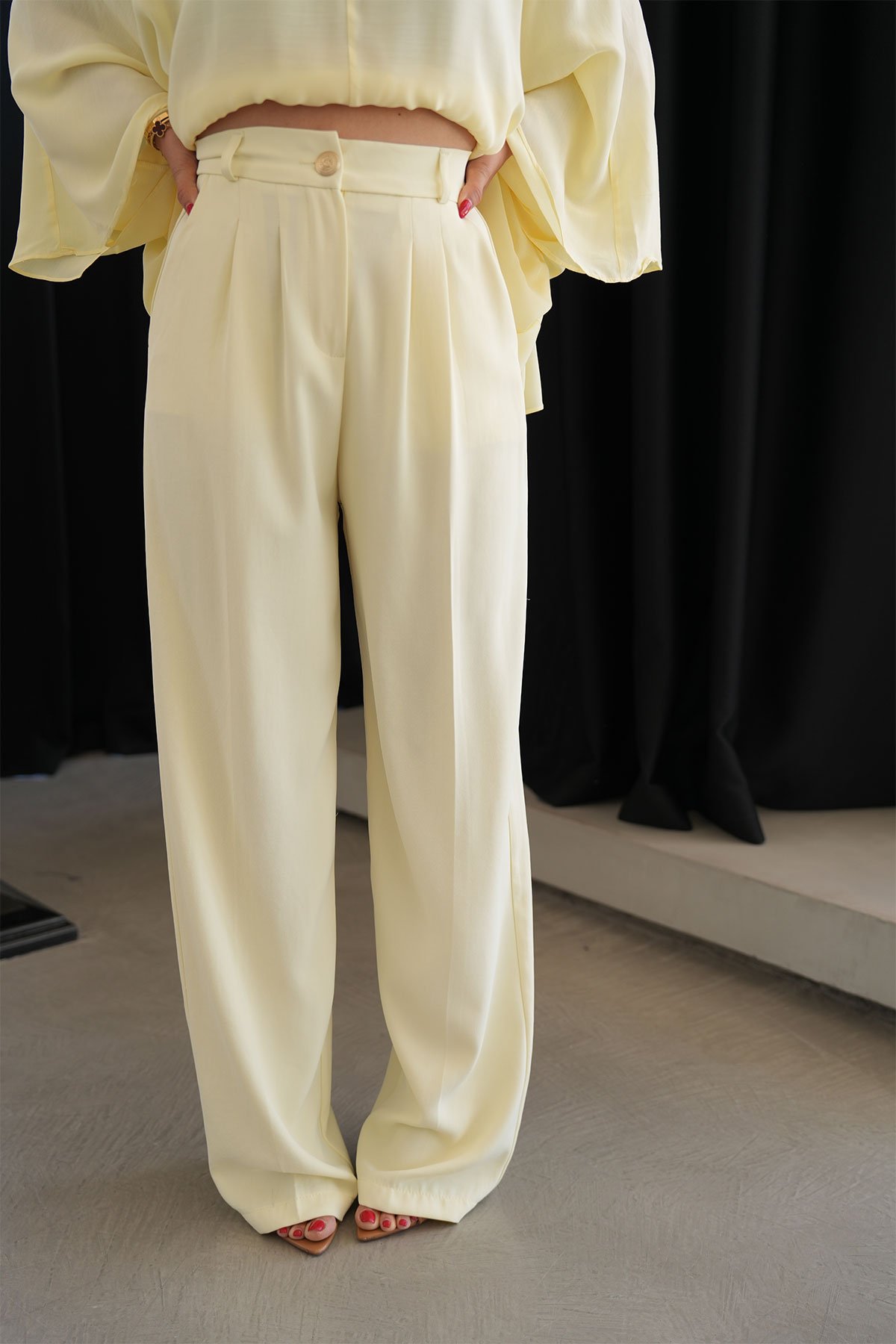 Gold Düğmeli Pileli Klasik Pantolon