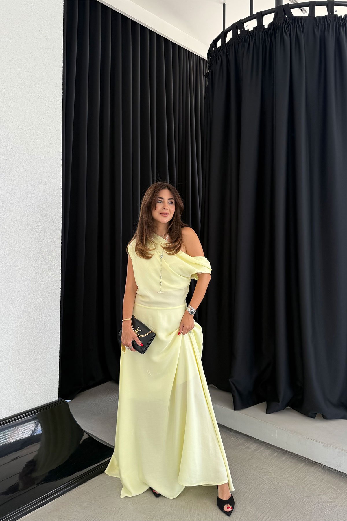 Tek Omuz İçi Astarlı Uzun Elbise