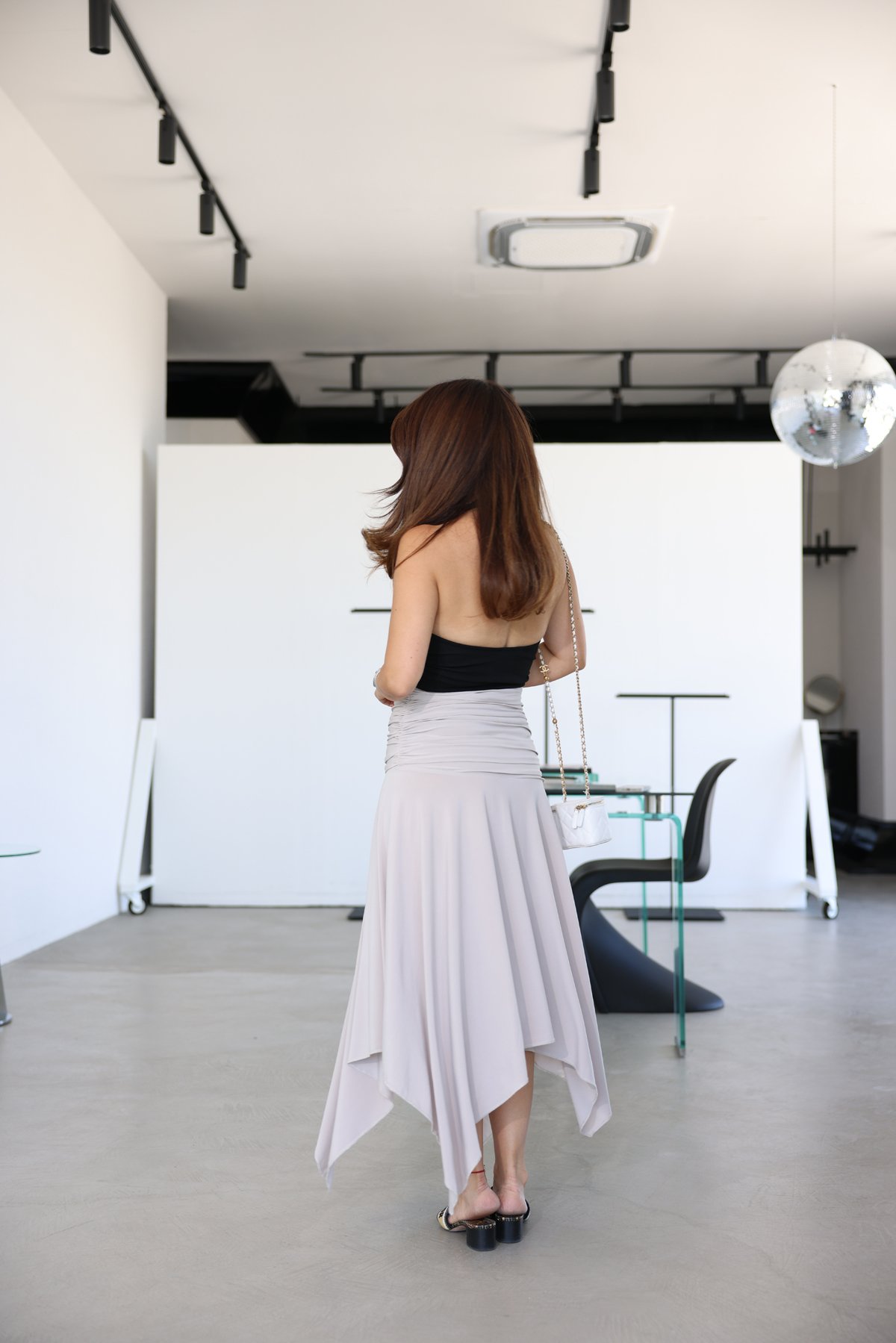 Yanları Büzgülü Asimetrik Kesim Etek