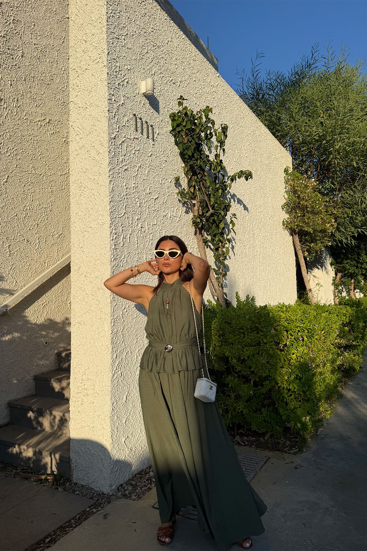 Piliseli Halter Yaka Bluz Etek Takım