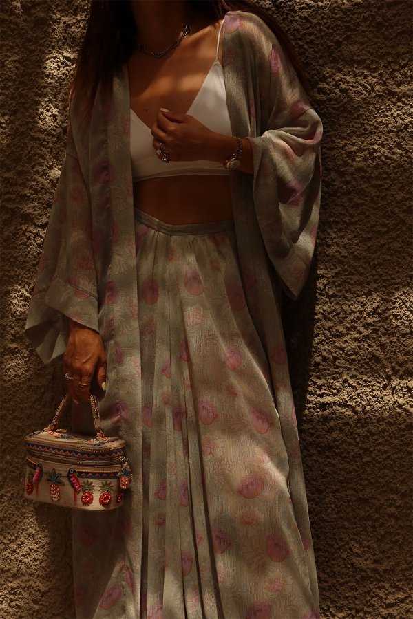 Çiçek Desenli Kendinden Desenli Kuşaklı Kimono