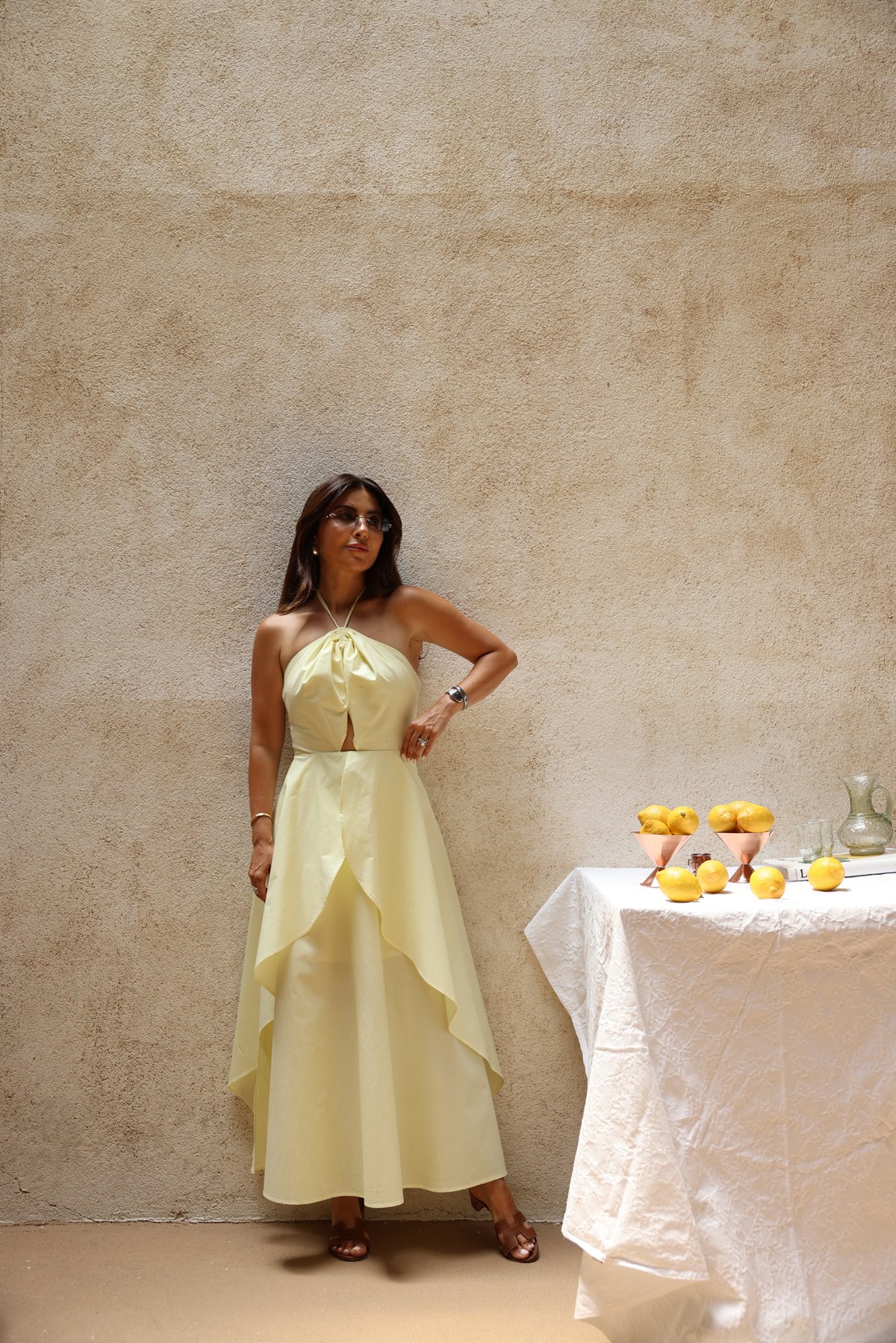 Sırtı Gipeli Boyundan Bağlamalı Elbise