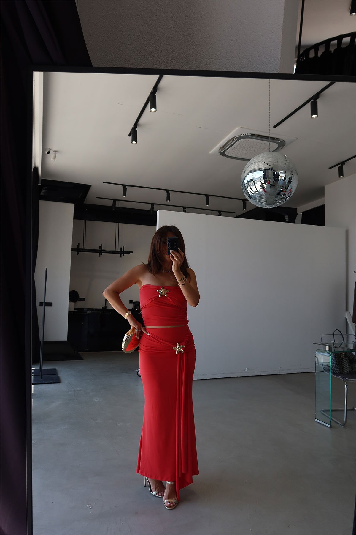 Aksesuar Detay Büstiyer Etek Takım