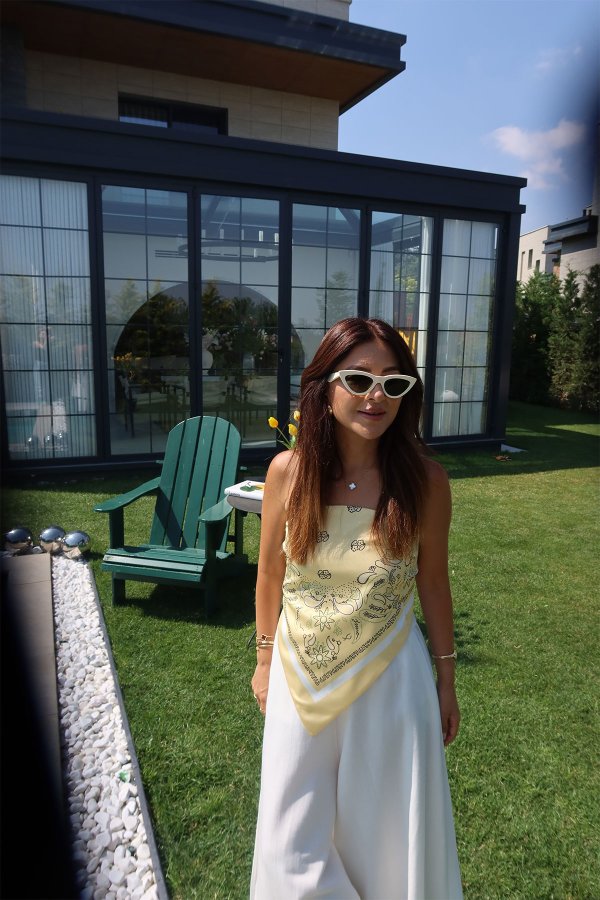 Desenli Saten Sırtı Bağlamalı Bluz