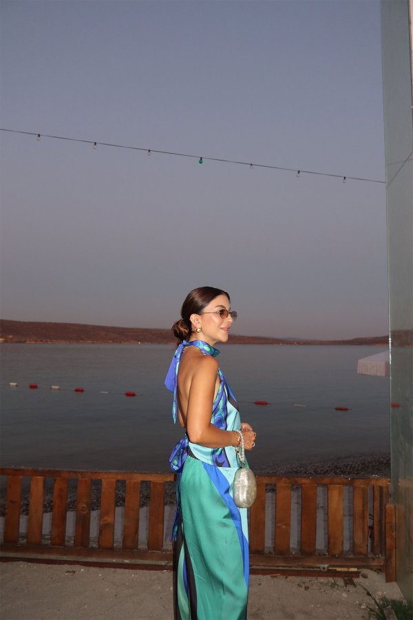 Boyundan Bağlamalı Saten Bluz Pantolon Takım