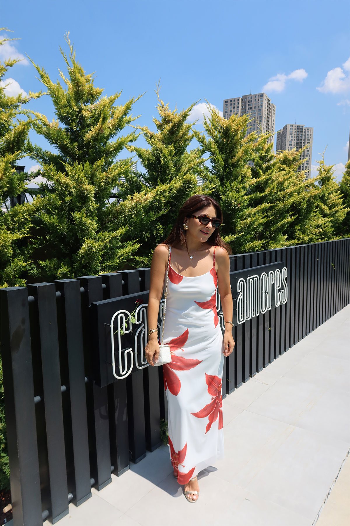 İp Askılı Çiçek Desenli Üzeri Tül Elbise