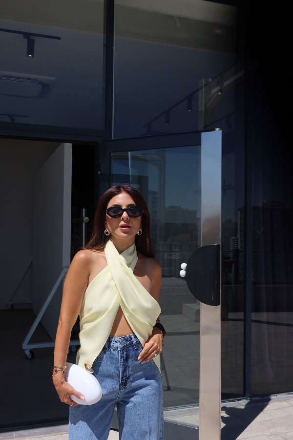 Önden Bağlamalı Büzgülü Bluz