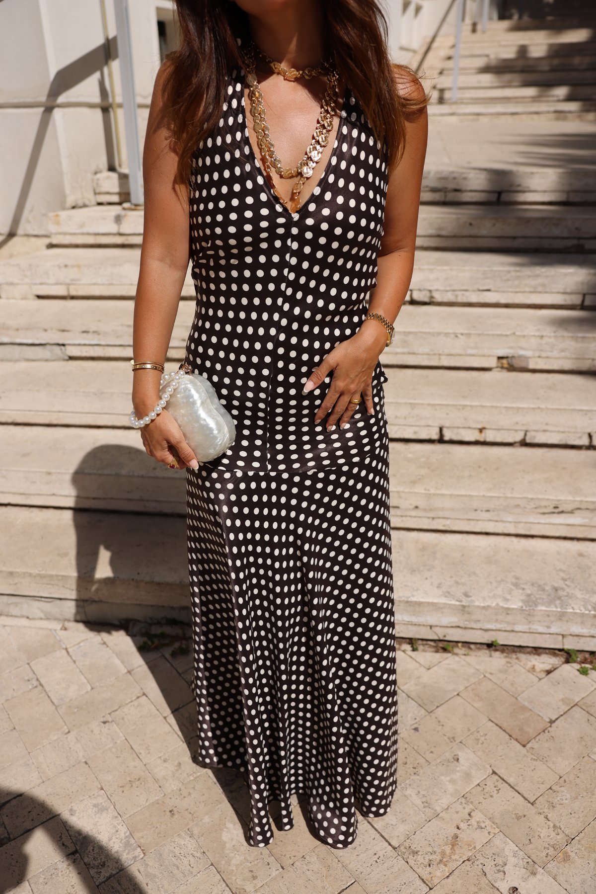 Boyundan Bağlamalı Puantiyeli Saten Elbise