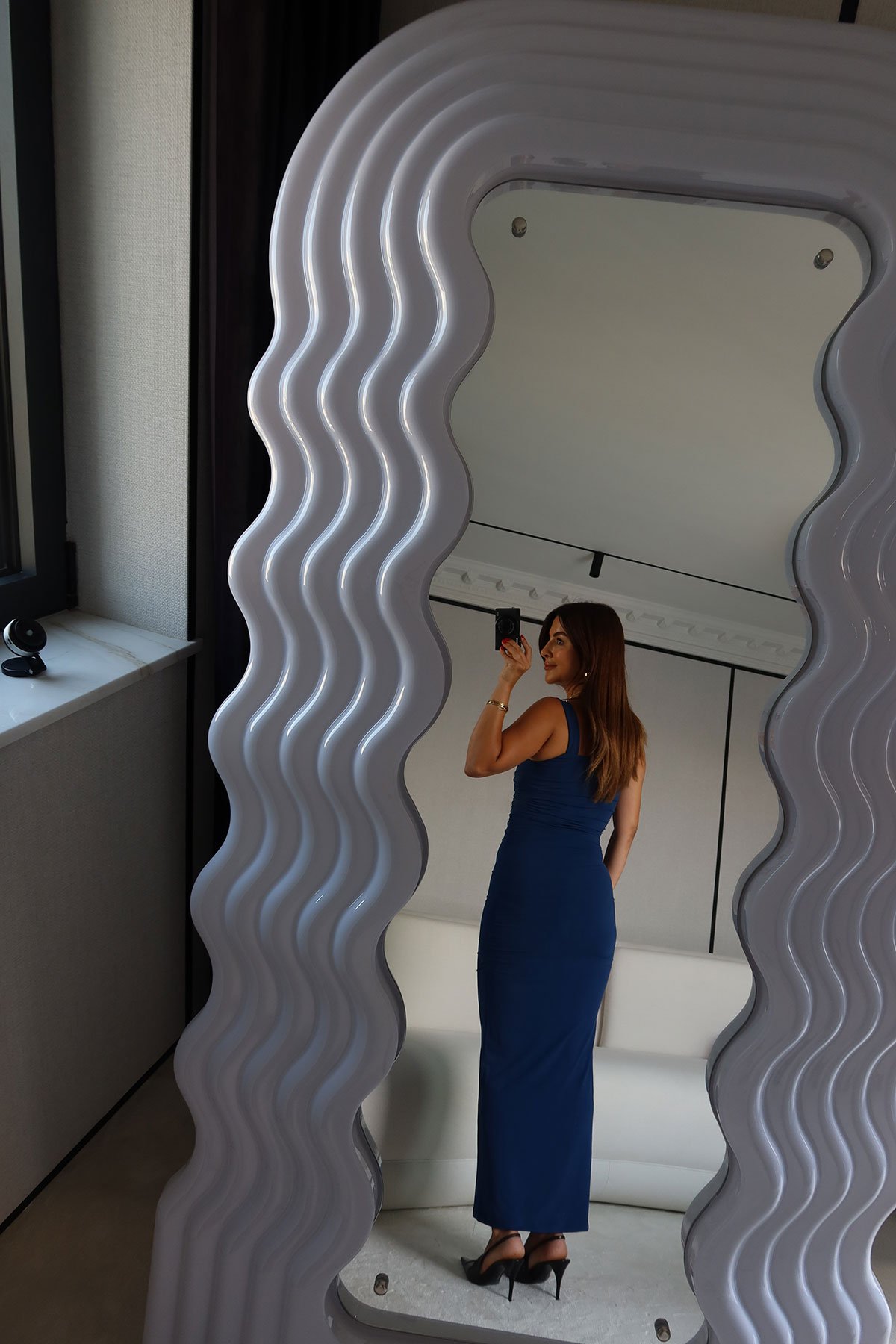 Gold Aksesuarlı Drapeli Elbise