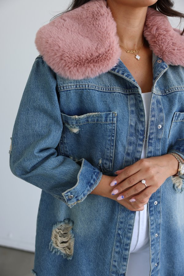 Yakası Kürk Detaylı Eskitme Denim Ceket
