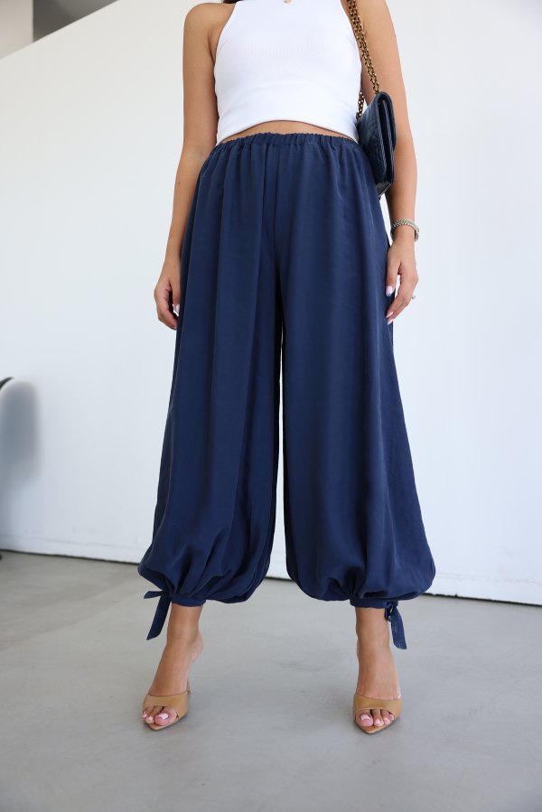 Beli ve Paçası Lastikli Şalvar Pantolon