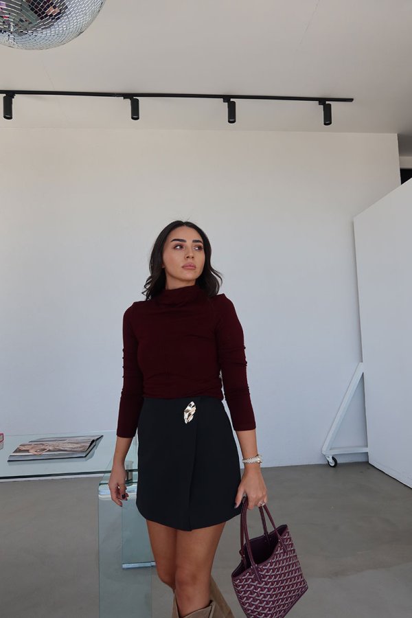 Dik Yaka Önü Dikişli Triko