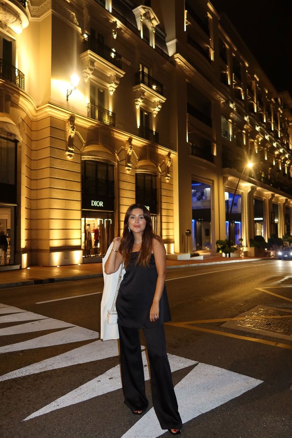 Omuzu Açık Saten Bluz Pantolon Takım