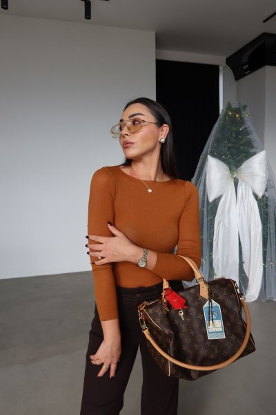 Naturel Yaka İnce Kaşmir Bluz