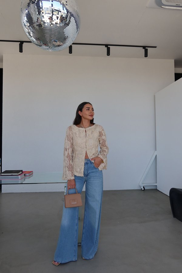 Geniş Paça Beli Kemerli Jean