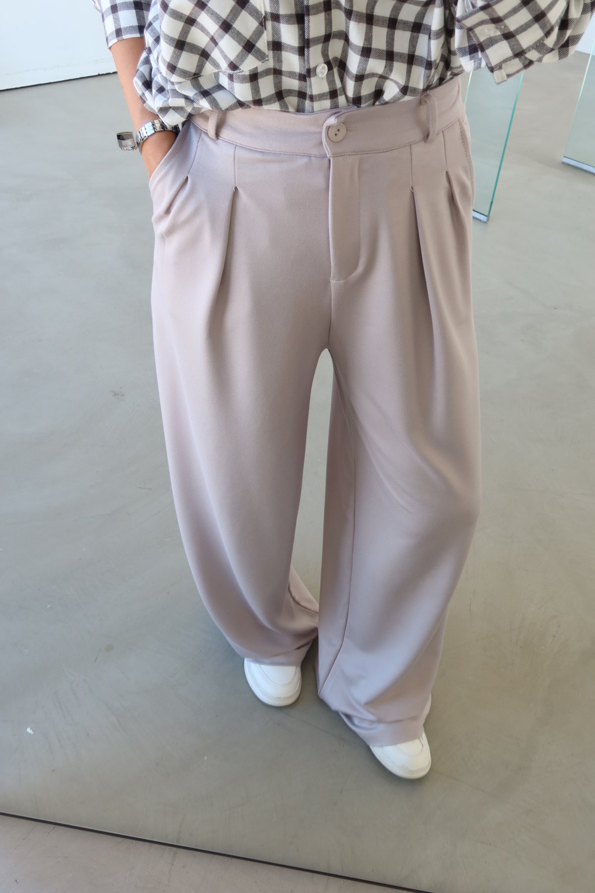 Çift Pensli Likralı Geniş Paça Pantolon