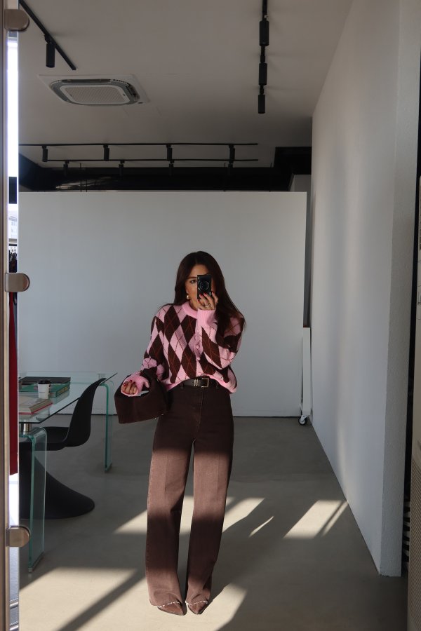 Paçası Kesik Deri Kemerli Jean