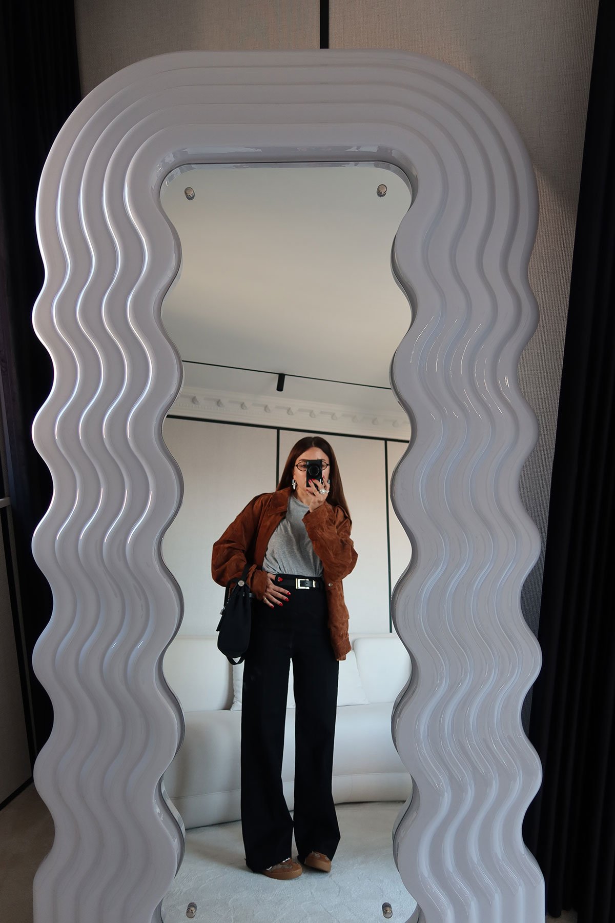 Paçası Kesik Deri Kemerli Jean