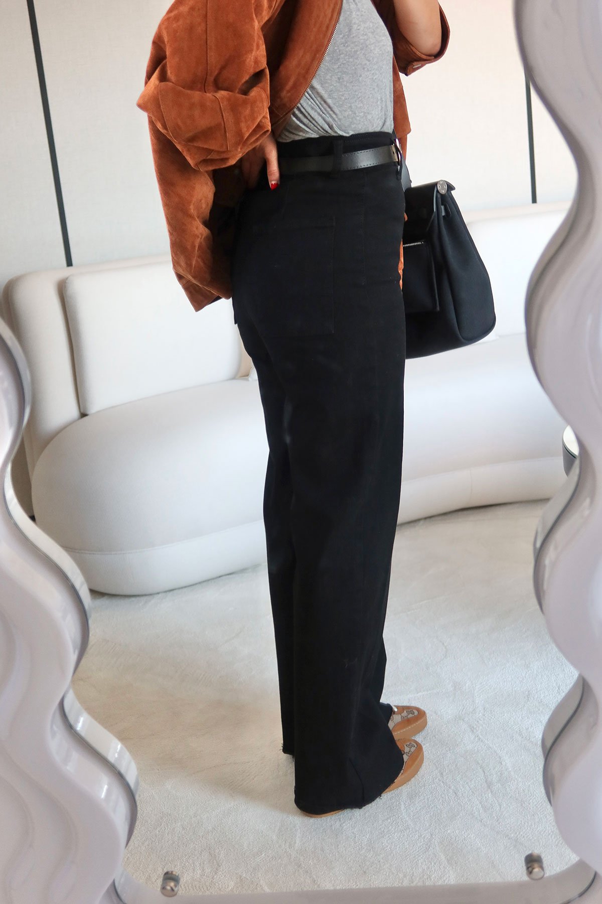 Paçası Kesik Deri Kemerli Jean