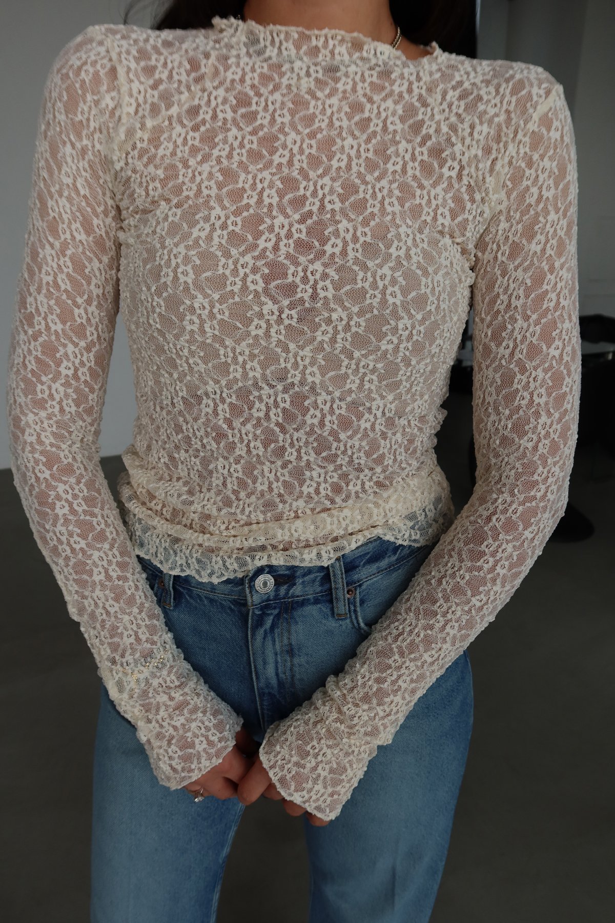 Dik Yaka Transparan Bluz