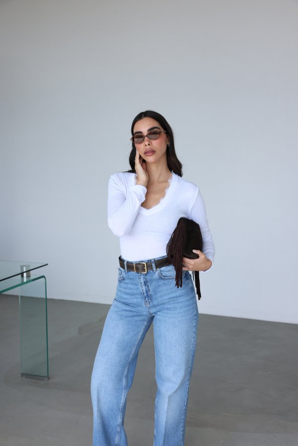 Yakası Dantelli Uzun Kollu Bluz