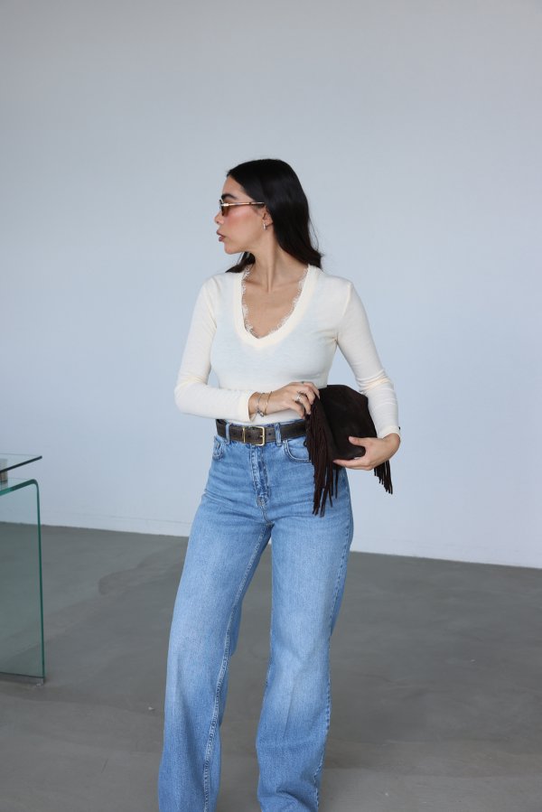 Yakası Dantelli Uzun Kollu Bluz