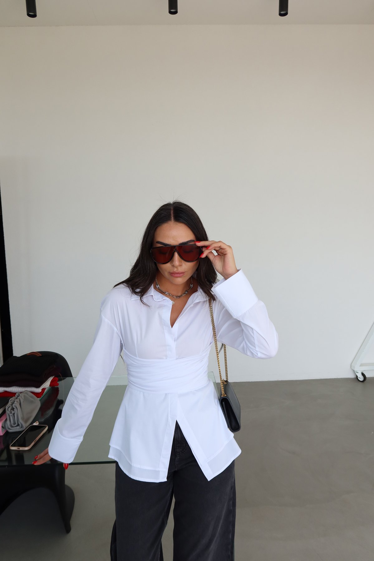 Gizle Düğmeli Kendinden Kuşaklı Tasarım Gömlek